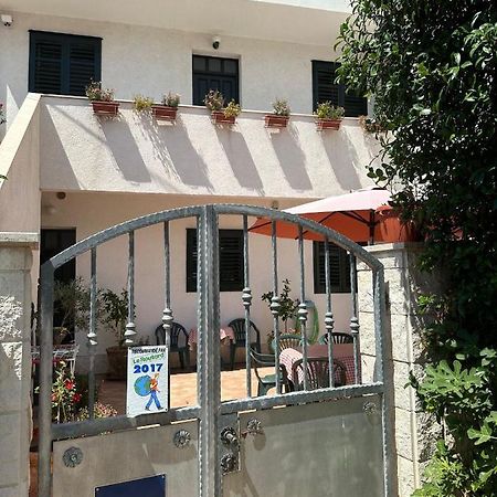 Longa Rooms Σίμπενικ Εξωτερικό φωτογραφία